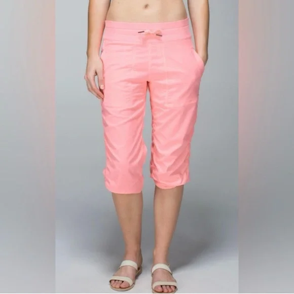 Lululemon Studio Crop *Lined Bleached Coral size 10 NWOT - Picture 1 of 16
